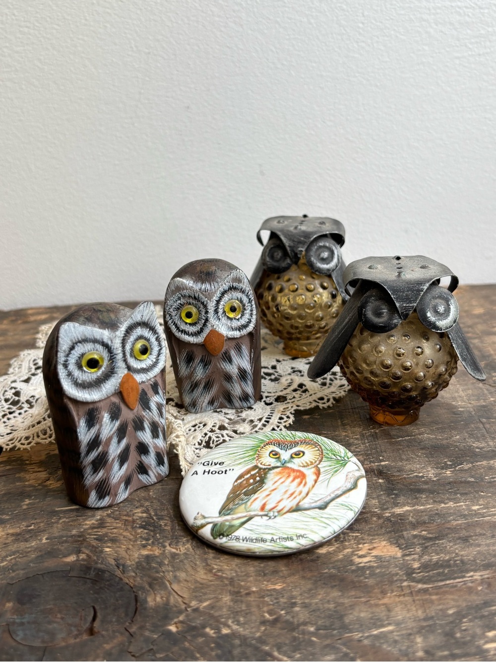 Instant owl collection salt and pepper Brown Owl Figurines vintage. Round button